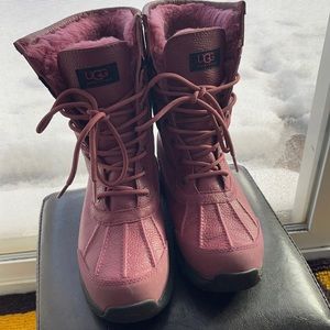 Ugg Boots size US 8 waterproof (7295)